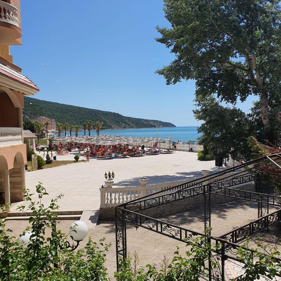 Andalucia Beach - Sea Viev Apartments Elenite Exteriör bild